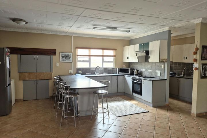 House To Rent in Fairway Estate