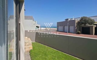3 Bedroom House For Sale in Dolphin Beach