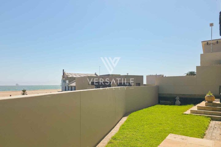 3 Bedroom House For Sale in Dolphin Beach