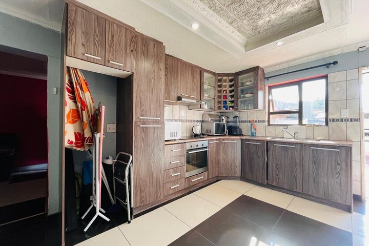 4 Bedroom House To Rent in Khomasdal , Windhoek