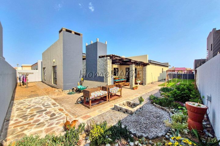 3 Bedroom House For Sale in Fairway Estate
