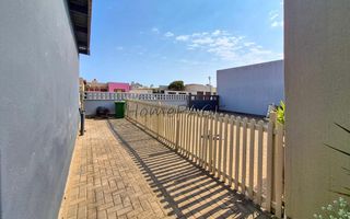 3 Bedroom House For Sale in Fairway Estate