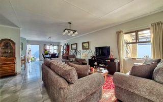 3 Bedroom House For Sale in Fairway Estate