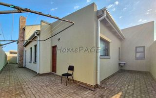 4 Bedroom House For Sale in Fairway Estate