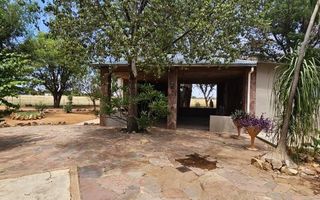 8 Bedroom Office / Retail / Mixed Use For Sale in Otavi
