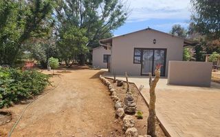 8 Bedroom Office / Retail / Mixed Use For Sale in Otavi