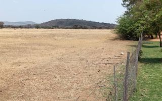 8 Bedroom Office / Retail / Mixed Use For Sale in Otavi