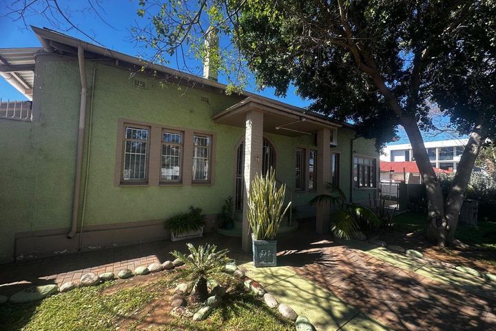 3 Bedroom Office / Retail / Mixed Use For Sale in Windhoek Central, Windhoek