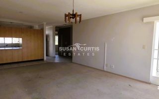 2 Bedroom Apartment For Sale in Windhoek Central, Windhoek
