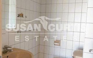 2 Bedroom Apartment For Sale in Windhoek Central, Windhoek