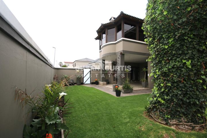 4 Bedroom House For Sale in Ocean View, Swakopmund