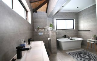 4 Bedroom House For Sale in Ocean View, Swakopmund