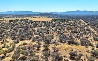 8 Bedroom Small Holding / Plot For Sale in Otavi