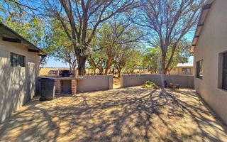8 Bedroom Small Holding / Plot For Sale in Otavi