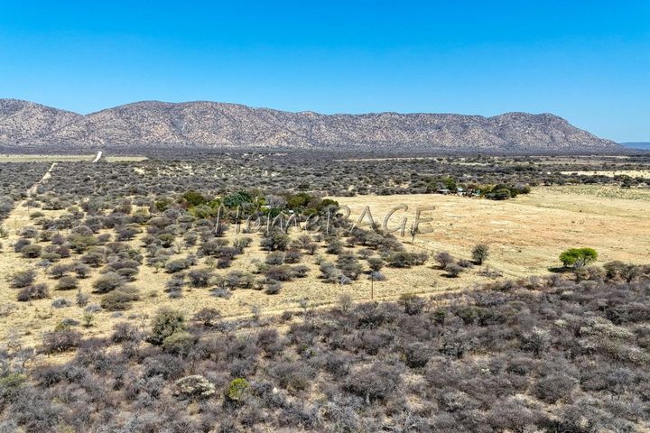 8 Bedroom Small Holding / Plot For Sale in Otavi