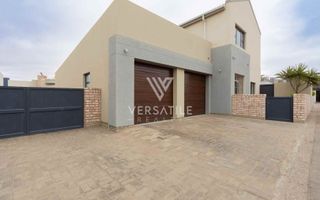 4 Bedroom House For Sale in Fairway Estate