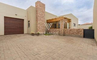 4 Bedroom House For Sale in Fairway Estate