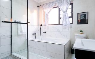 5 Bedroom House For Sale in Mile 4, Swakopmund