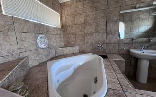 3 Bedroom House To Rent in Academia, Windhoek