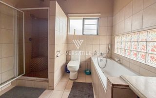 3 Bedroom House For Sale in Henties Bay Central, Henties Bay