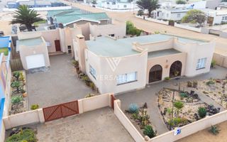 3 Bedroom House For Sale in Henties Bay Central, Henties Bay