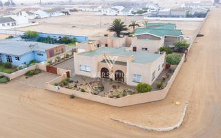 3 Bedroom House For Sale in Henties Bay Central, Henties Bay