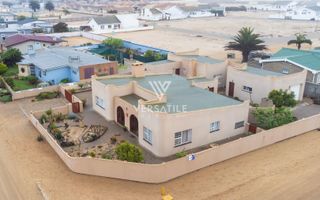 3 Bedroom House For Sale in Henties Bay Central, Henties Bay