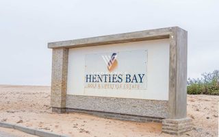 3 Bedroom House For Sale in Henties Bay Central, Henties Bay