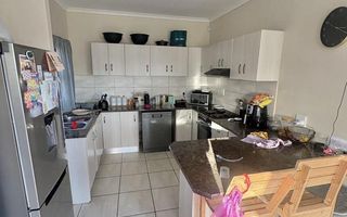 2 Bedroom House To Rent in Dolphin Beach