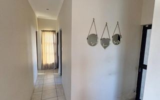 2 Bedroom House To Rent in Dolphin Beach