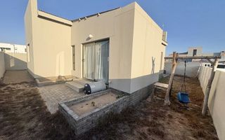 2 Bedroom House To Rent in Dolphin Beach