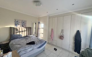 2 Bedroom House To Rent in Dolphin Beach