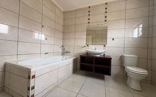 2 Bedroom House To Rent in Dolphin Beach