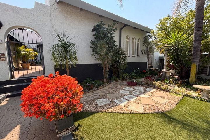 5 Bedroom House For Sale in Hochlandpark, Windhoek