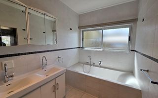 4 Bedroom House For Sale in Kleine Kuppe, Windhoek