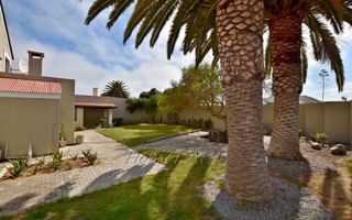 4 Bedroom House For Sale in Meersig
