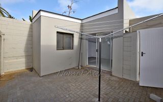 4 Bedroom House For Sale in Meersig