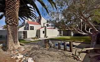 4 Bedroom House For Sale in Meersig
