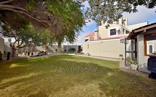 4 Bedroom House For Sale in Meersig