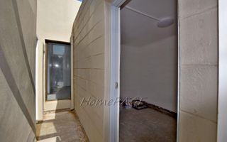 4 Bedroom House For Sale in Meersig
