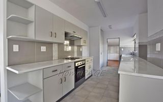 4 Bedroom House For Sale in Meersig