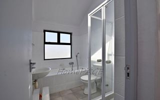 4 Bedroom House For Sale in Meersig