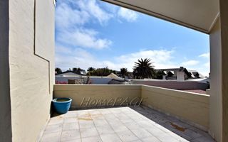 4 Bedroom House For Sale in Meersig