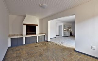 4 Bedroom House For Sale in Meersig