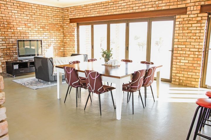 5 Bedroom House For Sale in Brakwater, Windhoek