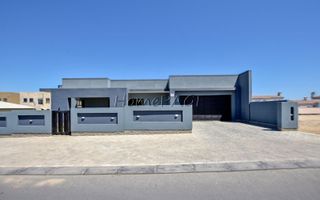3 Bedroom House For Sale in Swakopmund Ext 14, Swakopmund