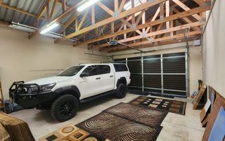 4 Bedroom House For Sale in Henties Bay Central, Henties Bay