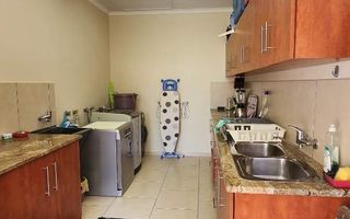 4 Bedroom House For Sale in Henties Bay Central, Henties Bay