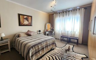 4 Bedroom House For Sale in Henties Bay Central, Henties Bay