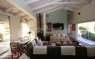 2 Bedroom House For Sale in Rossmund, Swakopmund